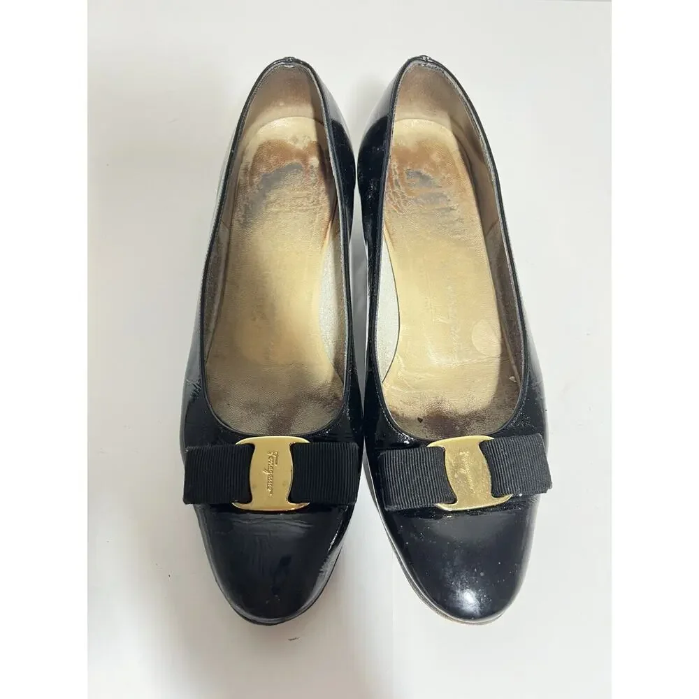 Salvatore Ferragamo VGUC Back Patent Leather Vara Bow Gold Hardware Shoes 6.5 B